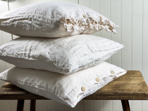 lniane poszewki na poduszki w kolorze kremowym - szyjemy na miarę.jpeg