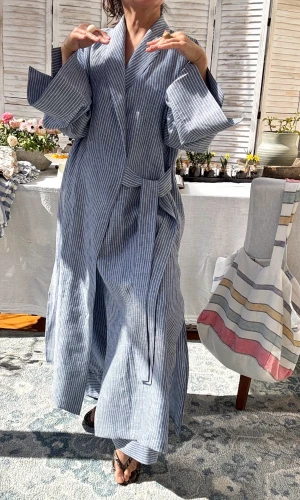 naturalne lniane kimono w prążki niebiesko - błękitne.jpeg