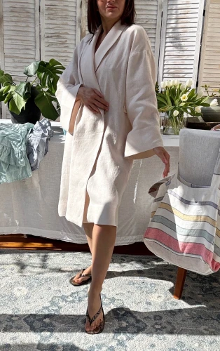 Lniane kimono midi w kolorze kremowym.jpeg