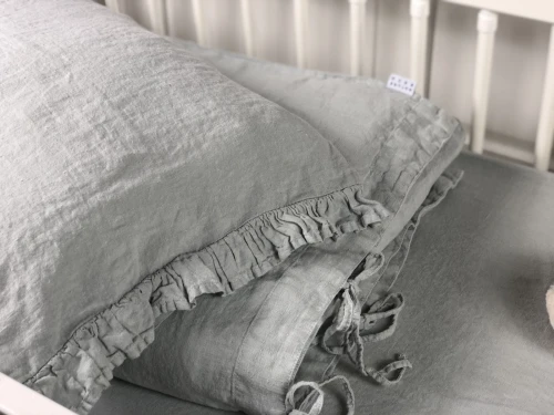 lniana poszewka na kołderkę do łóżeczka dziecięcego pearl grey troczki.jpg