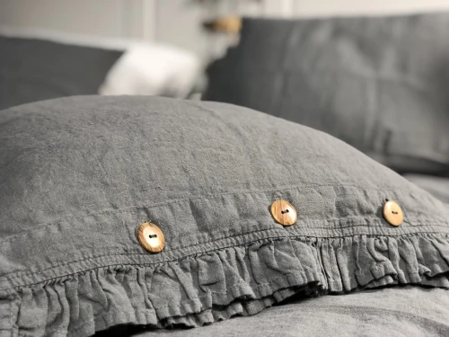 poszewka z lnu w kolorze ciemnoszarym/ 100% lnu/naturebed.jpg