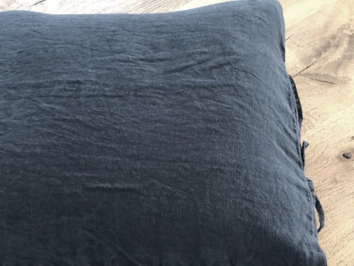 poszewka z lnu w kolorze charcoal.jpeg