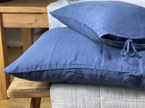 Lniana poszewka na poduszkę wiązana na troczki navy blue 100% lnu
